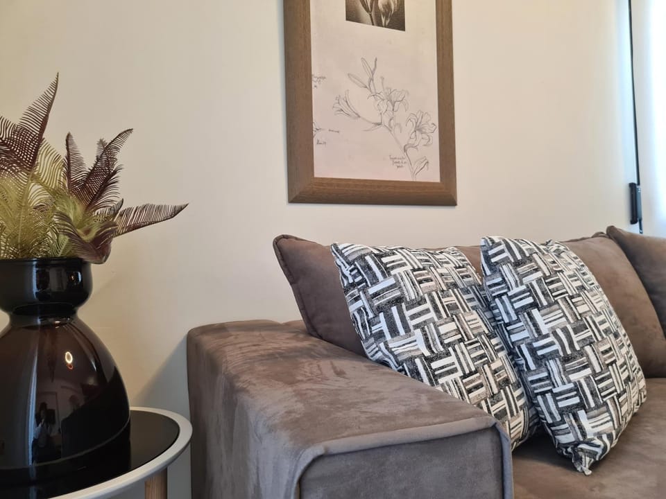 Living room, Decorative detail, Seating area