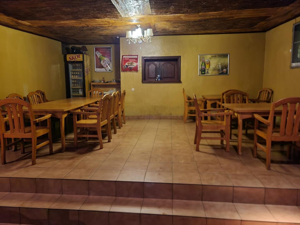 Restaurant/places to eat, Seating area