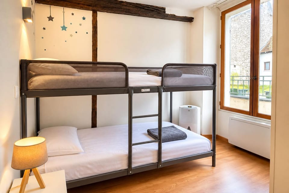 Photo of the whole room, Bedroom, bunk bed