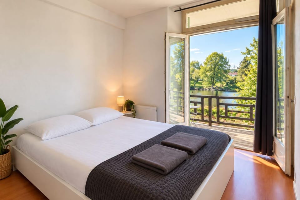 Bed, View (from property/room), Balcony/Terrace, Photo of the whole room, Bedroom