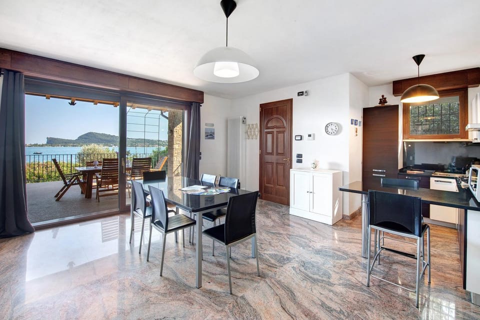 Property building, Kitchen or kitchenette, Living room