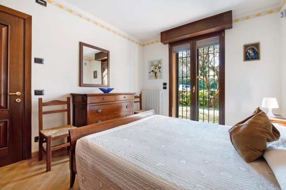 Property building, Living room, Bedroom
