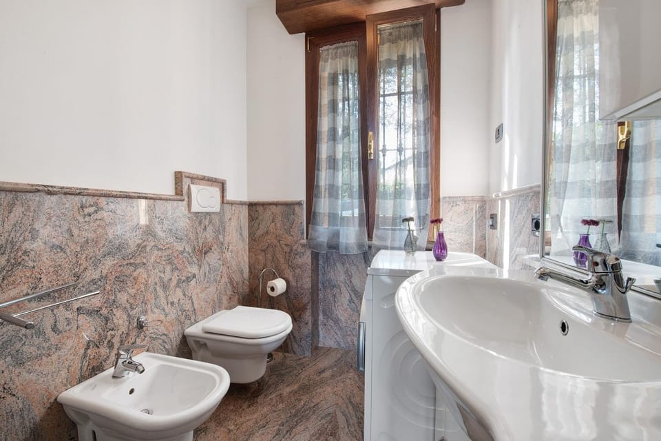 Bathroom, Living room