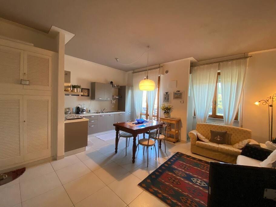 Kitchen or kitchenette, Living room, Seating area, Dining area, pet friendly, stove