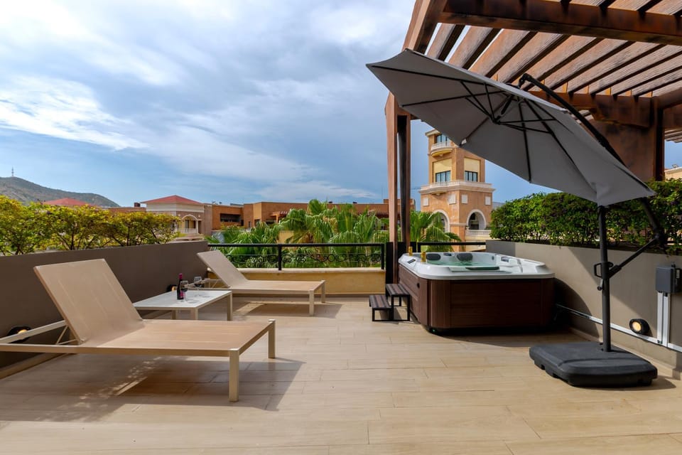 Hot Tub, View (from property/room), Balcony/Terrace, Seating area, sunbed