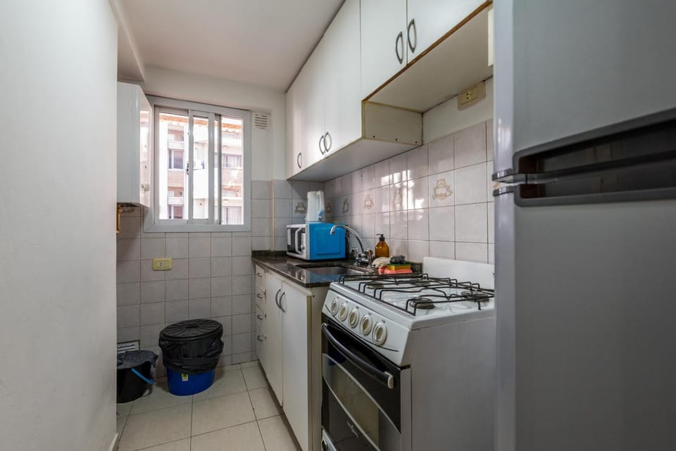 Kitchen or kitchenette, dishwasher, minibar, oven, stove, toaster
