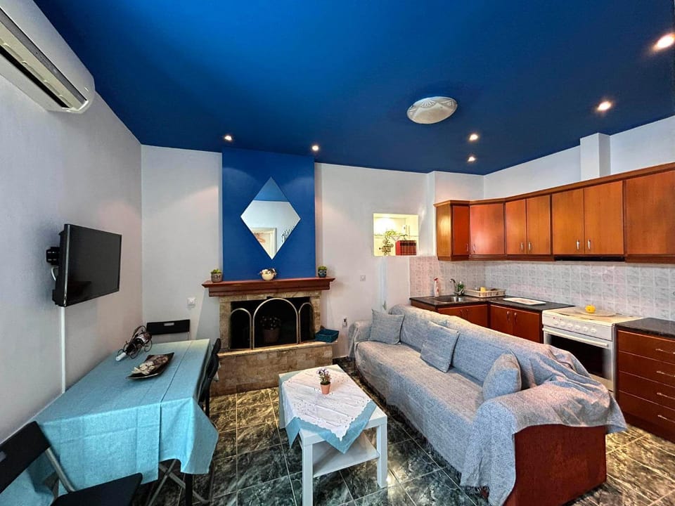 Kitchen or kitchenette, Living room, Dining area, air conditioner