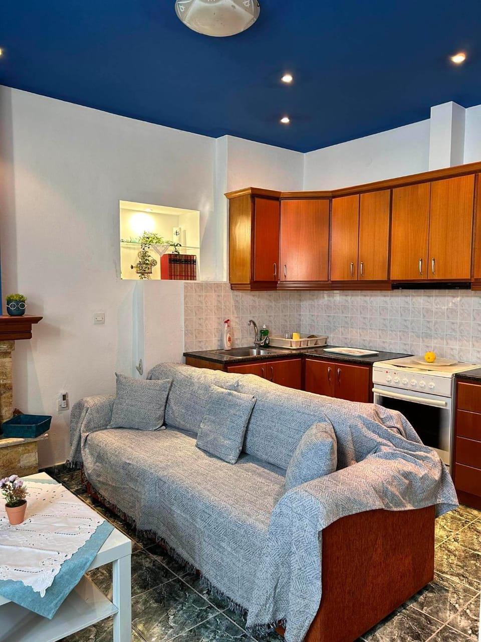 Kitchen or kitchenette, Living room