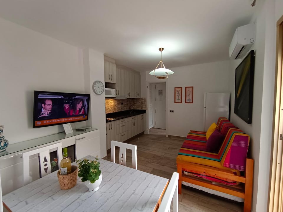 Communal lounge/ TV room, Kitchen or kitchenette