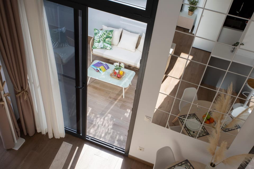 Balcony/Terrace, Dining area