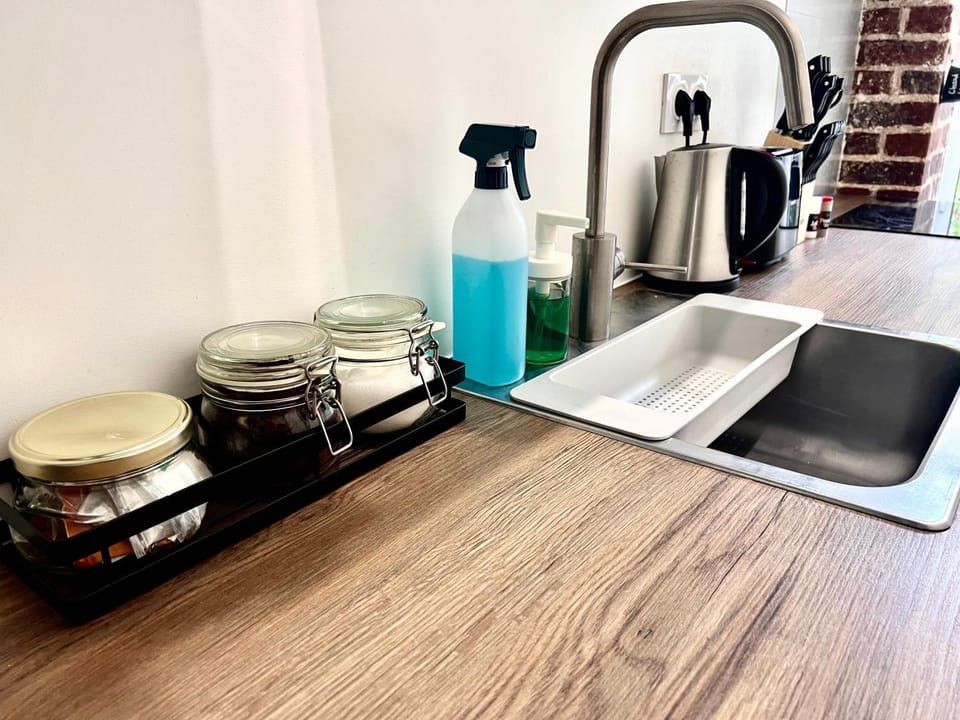 Coffee/tea facilities, Kitchen or kitchenette