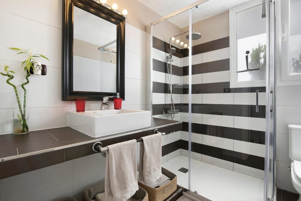 Bathroom, Living room