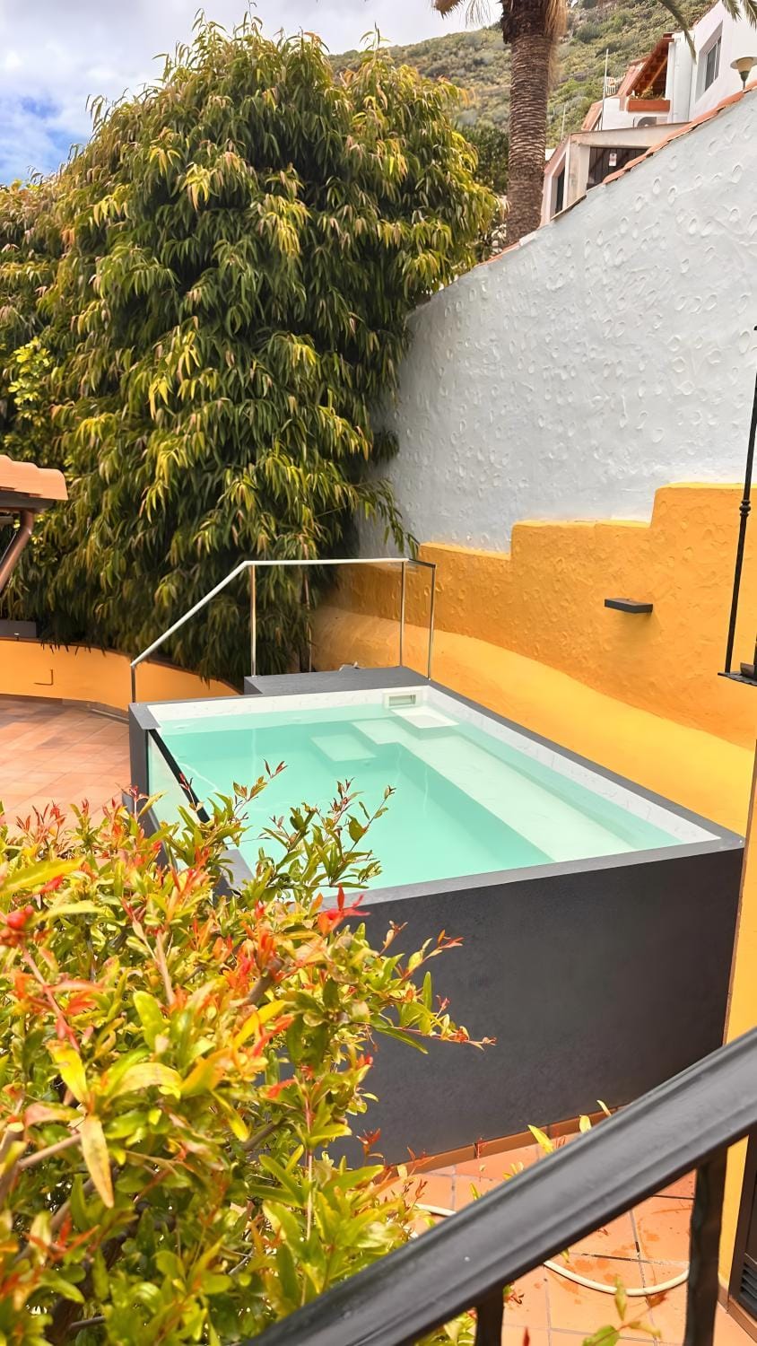 Property building, Swimming pool
