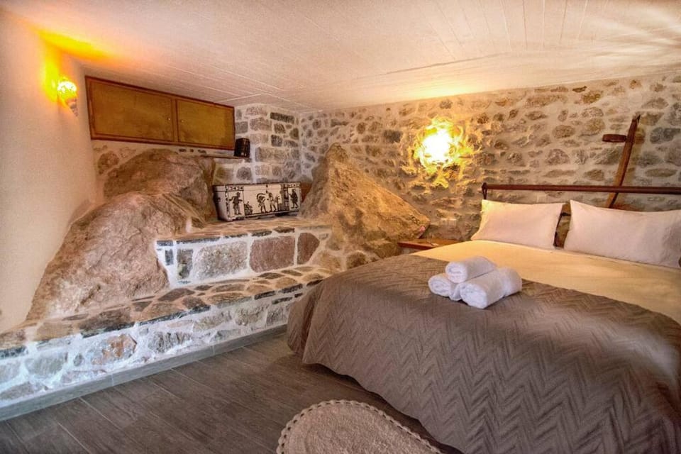 Braxos A beautiful rocky place House in Islands