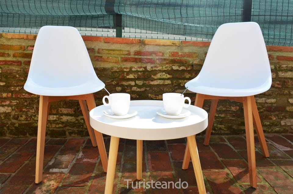 Patio, Day, Balcony/Terrace, Dining area