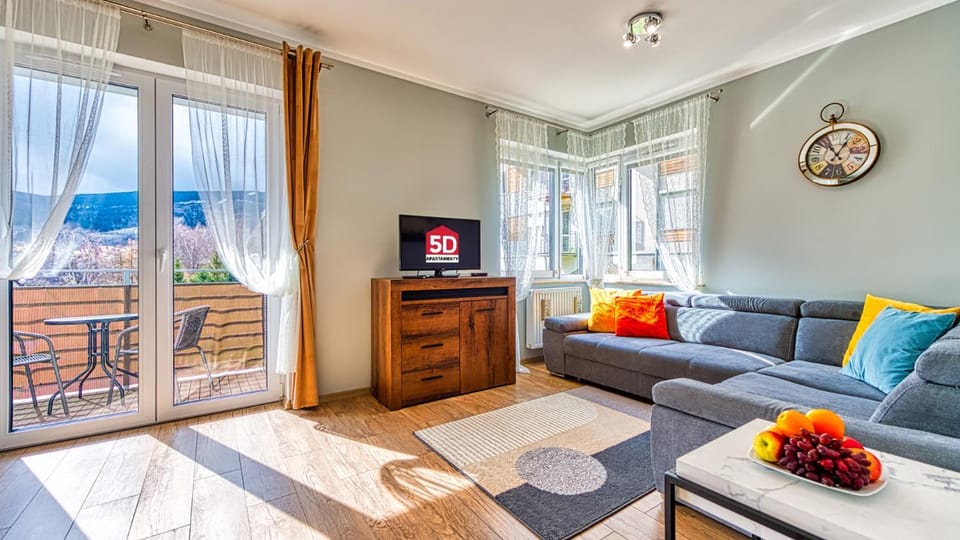 TV and multimedia, Living room, Seating area, Evening entertainment