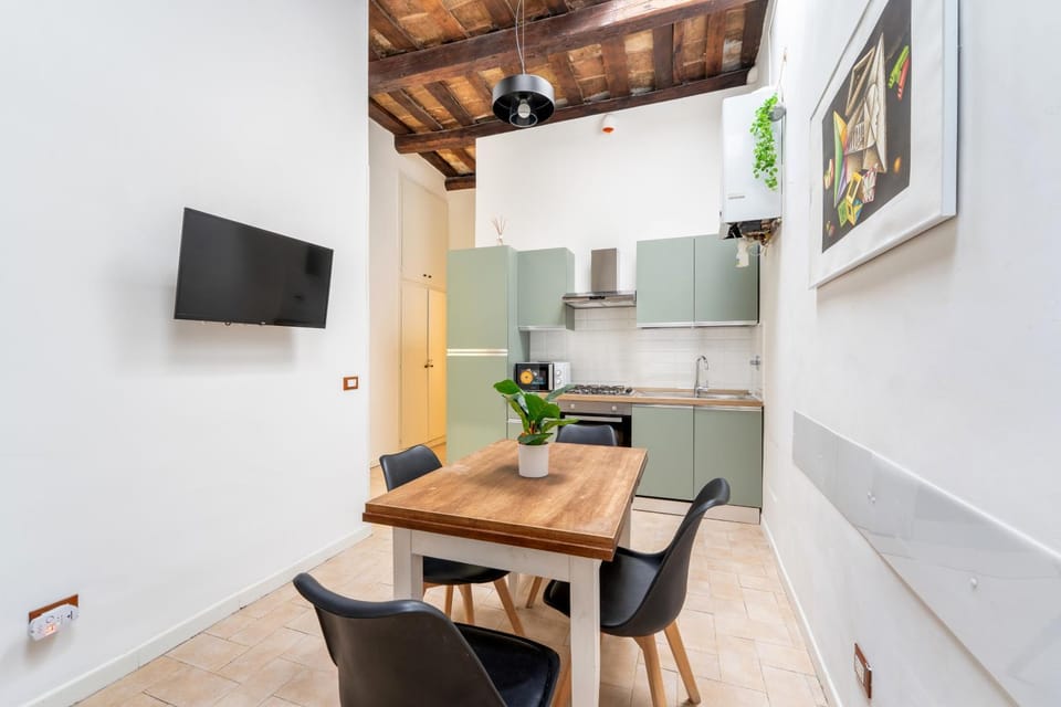 Kitchen or kitchenette, Dining area, pet friendly