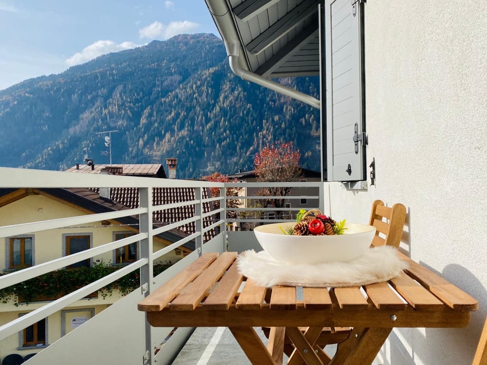 Natural landscape, View (from property/room), Balcony/Terrace, Mountain view