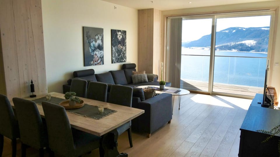 MJOS TOWER Suite - Lovely lake view Apartment in Viken, Norway