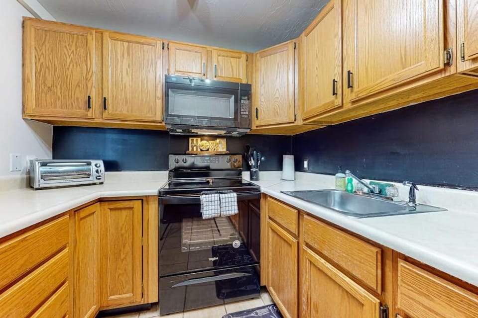 Lakeside Delight, unit 423 Apartment in Laconia