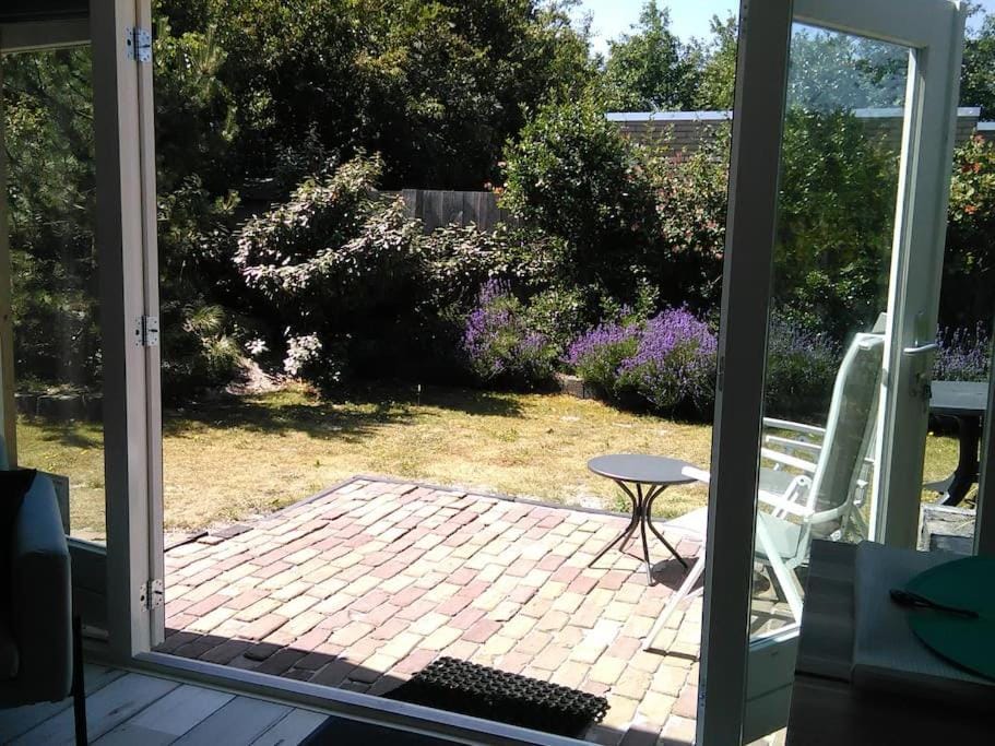 Bas, strandhuisje op 900 meter van zee & strand! Apartment in Callantsoog