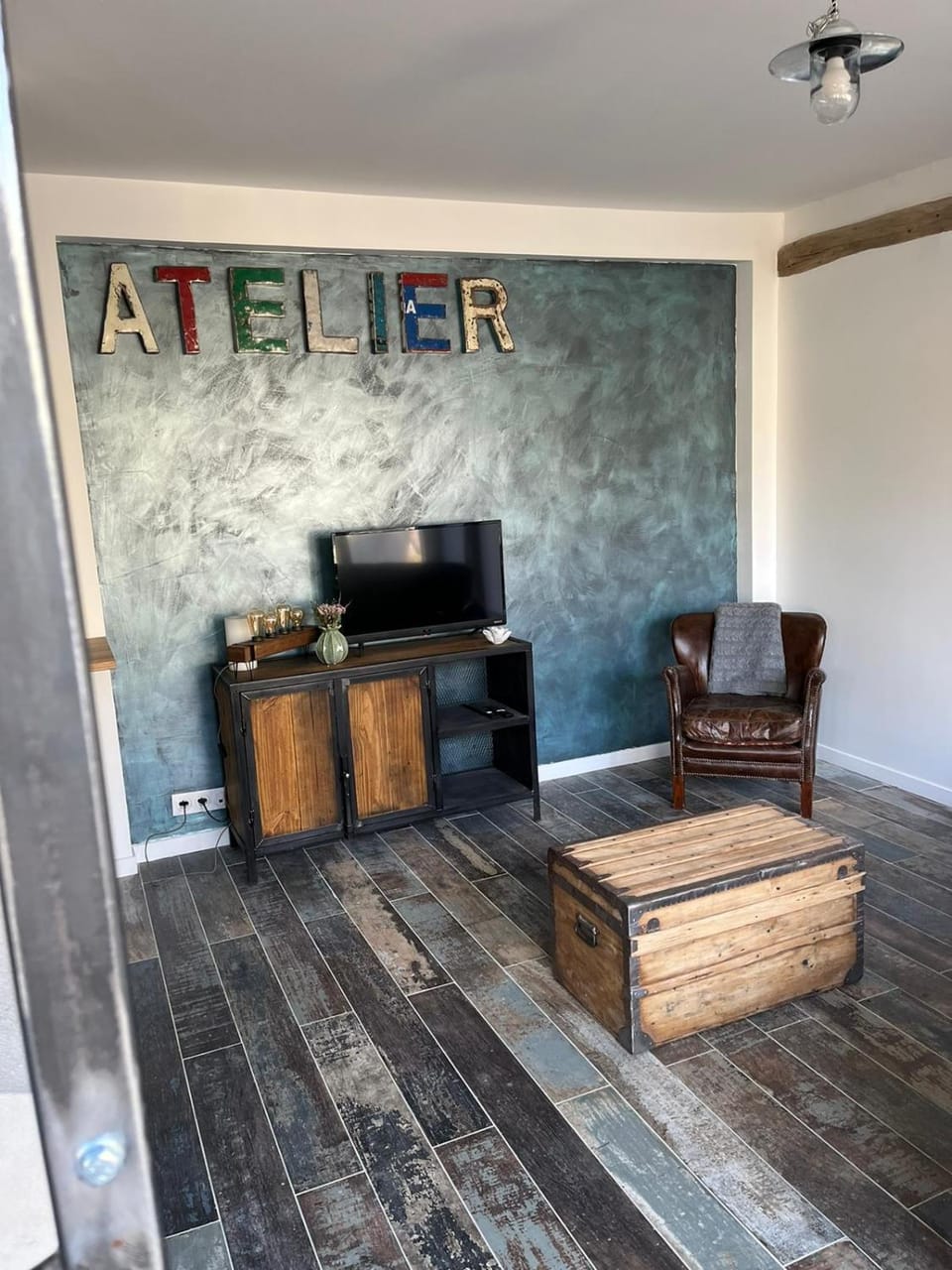 Communal lounge/ TV room