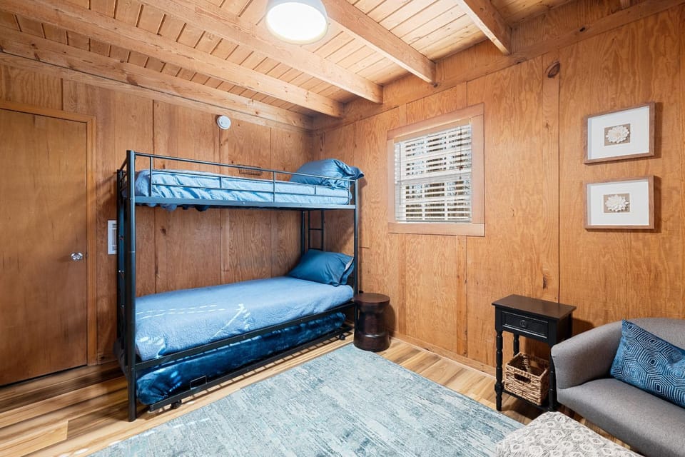 Bed, Bedroom, bunk bed