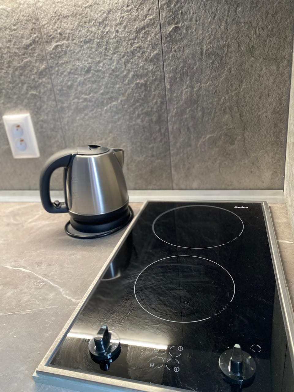Coffee/tea facilities, stove