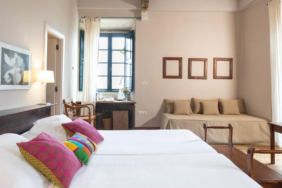 Rectoral de Cobres 1729 Hotel in O Morrazo