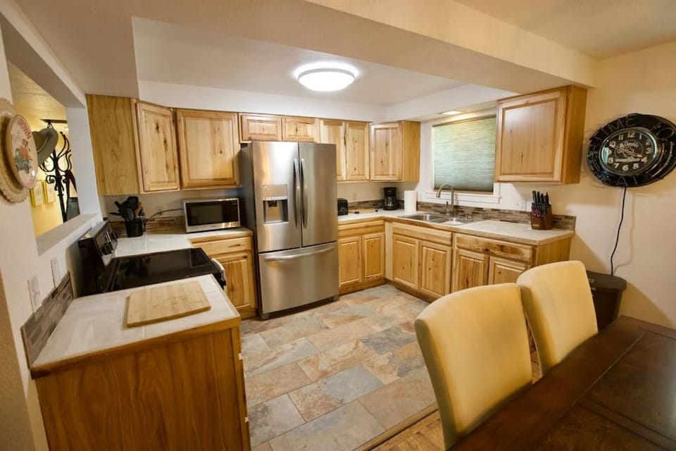 Centrally Located Redmond Retreat with Pool Table House in Redmond