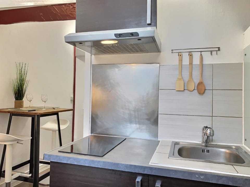 Kitchen or kitchenette, stove