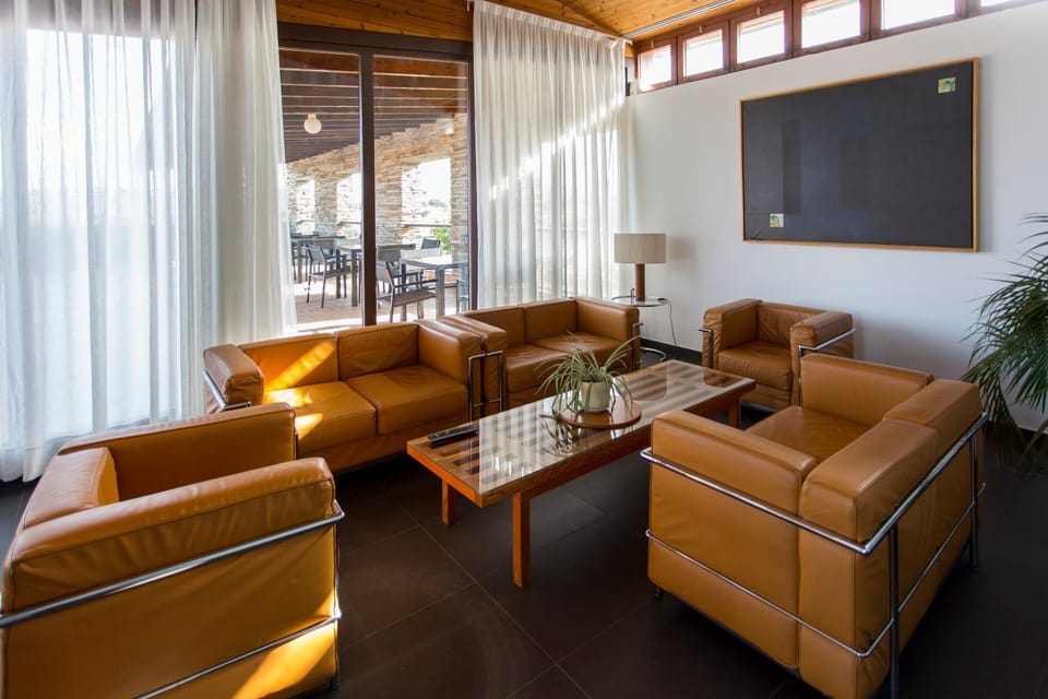 Game Room, Living room