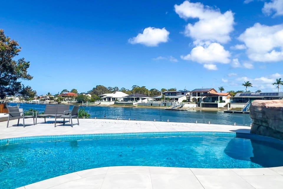 Pool view, Swimming pool