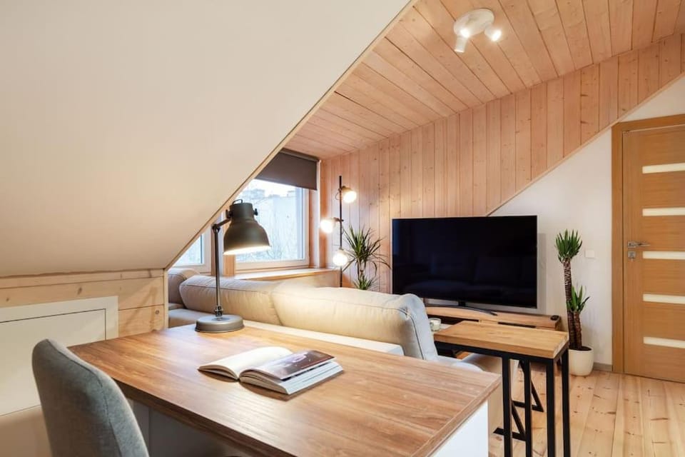 TV and multimedia, Photo of the whole room, Seating area, hair dresser