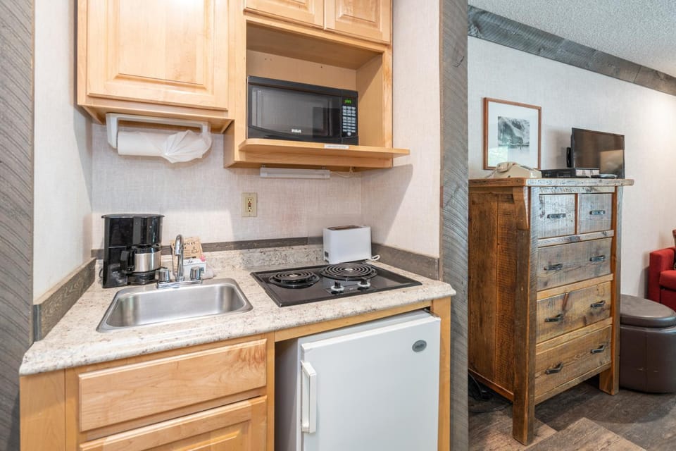 Mountainside Inn 412 by Alpine Lodging Telluride Hotel in Telluride
