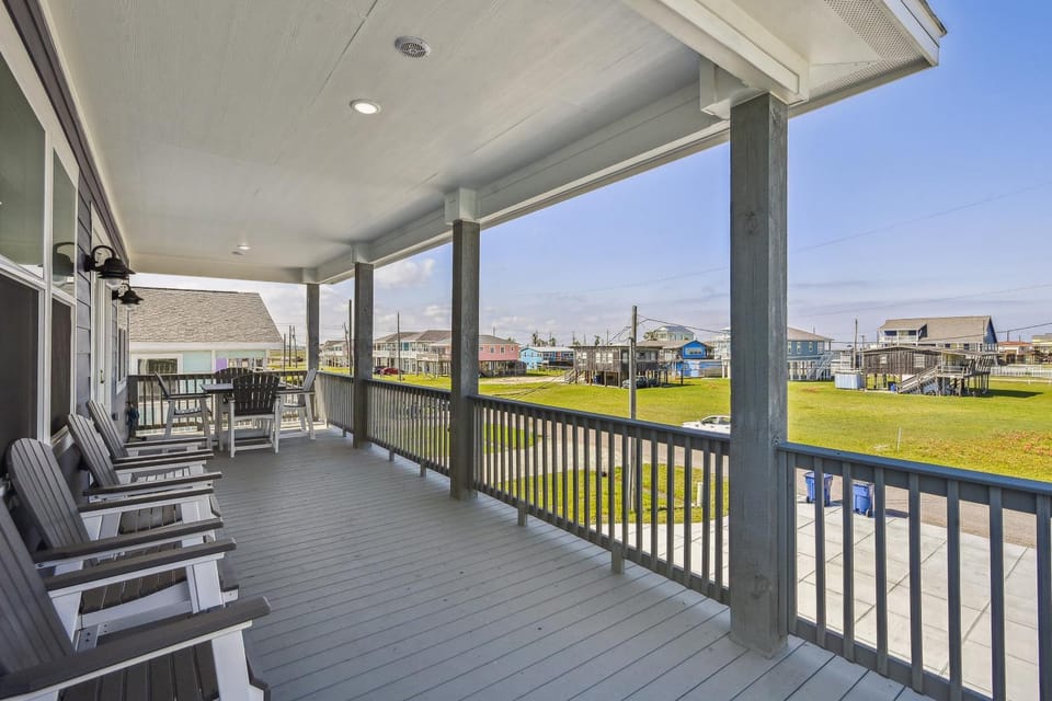 Patio, Neighbourhood, Seating area, furniture