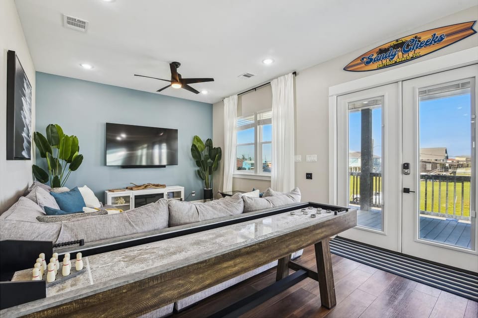 Game Room, TV and multimedia, Balcony/Terrace, Living room, Seating area, furniture