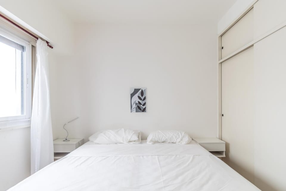 Bed, Photo of the whole room, wardrobe