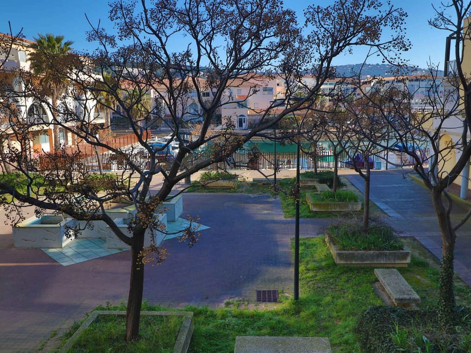 Spacieux T2 avec Clim et Garage à Sète - FR-1-472-178 Apartment in Occitanie