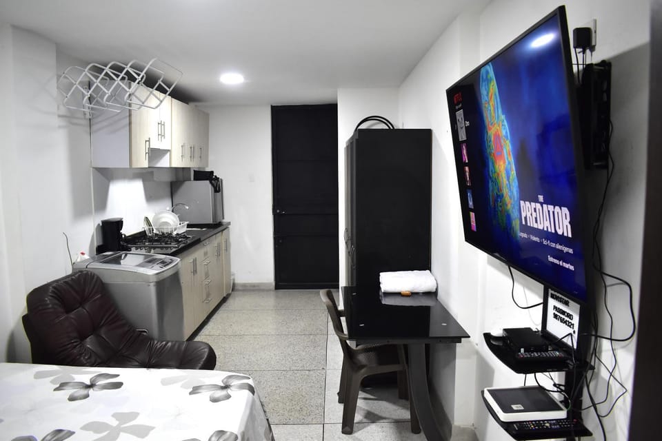 Communal lounge/ TV room, TV and multimedia, Kitchen or kitchenette