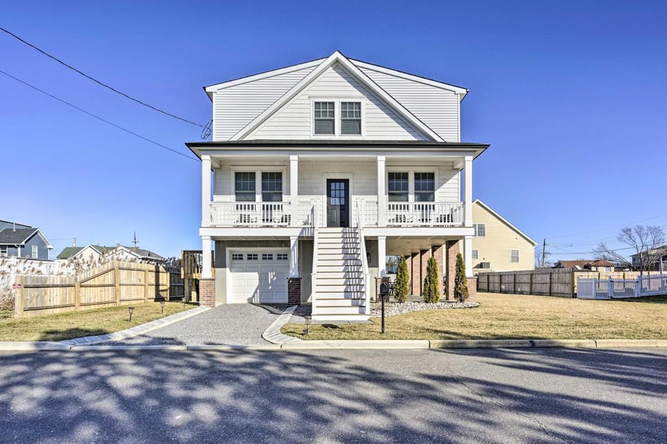 Long Branch Home < 1 Mi to Beach! House in Monmouth Beach