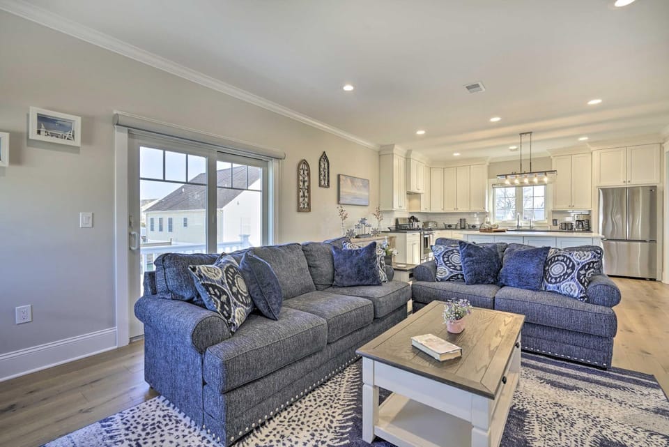 Long Branch Home < 1 Mi to Beach! House in Monmouth Beach