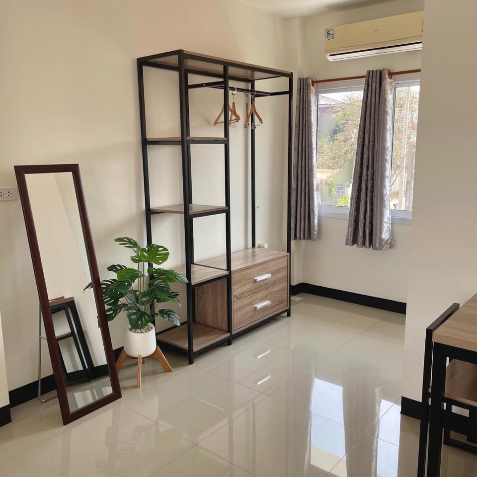 Living room, hair dresser