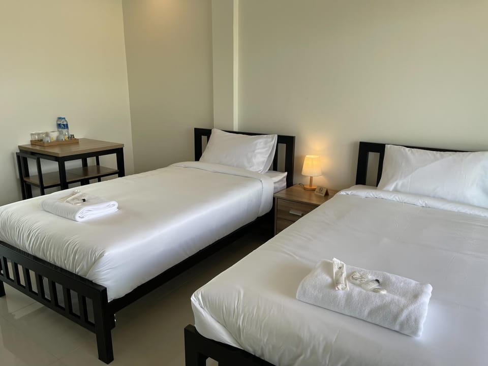 Bed, towels