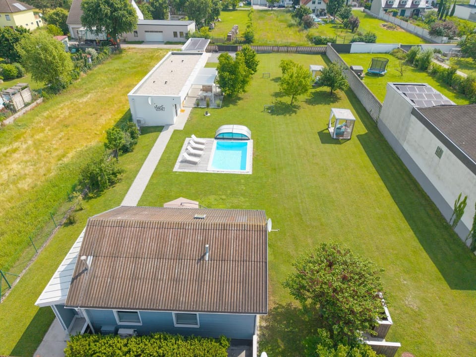 Property building, Swimming pool