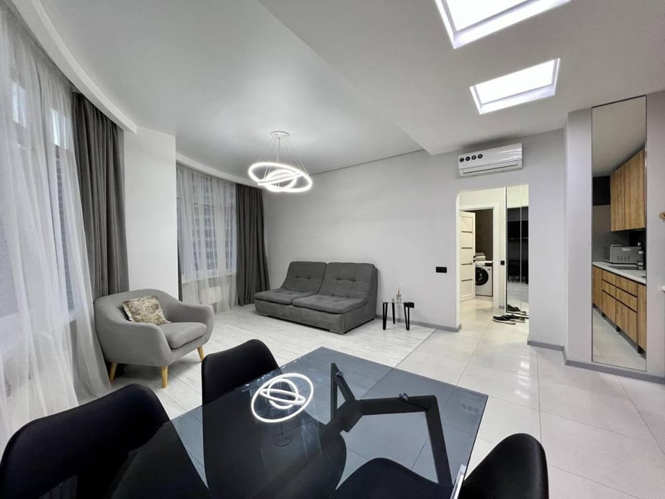 44 Pearl Stylish 1-bedroom Apartment Apartment in Odessa