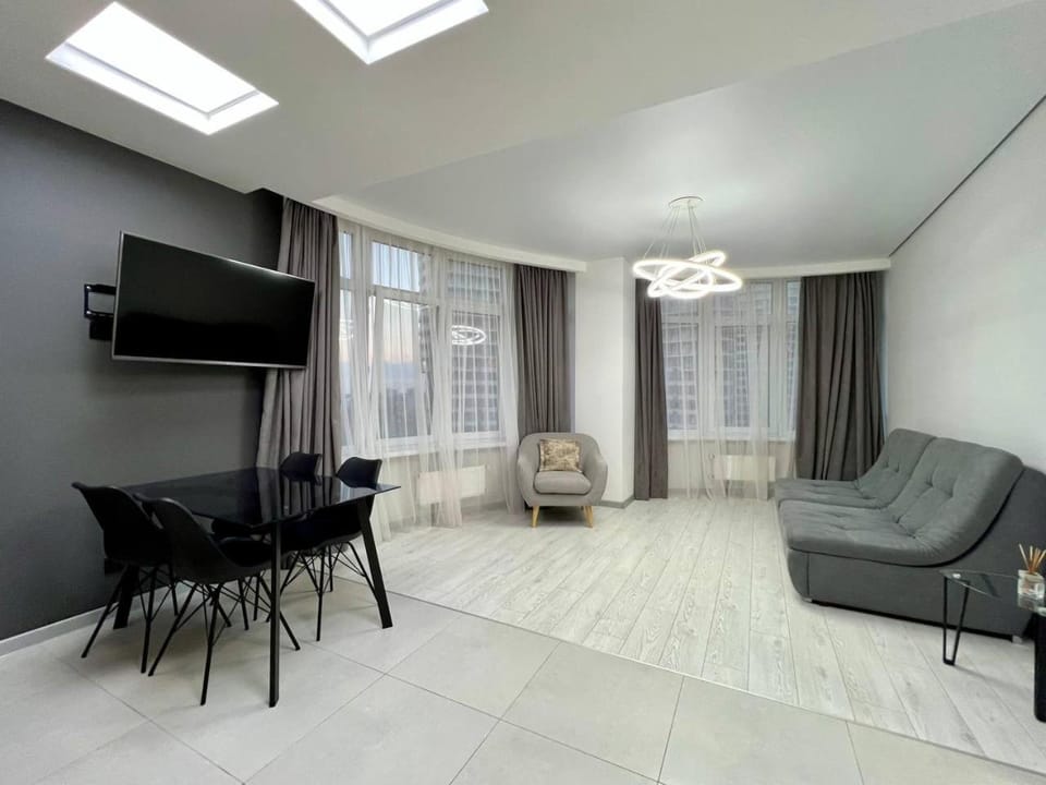 44 Pearl Stylish 1-bedroom Apartment Apartment in Odessa
