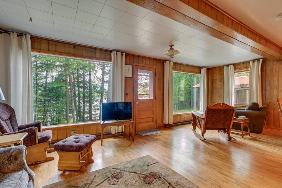 Private Dock + Screened Porch: Echo Lake Cabin Cabin in Wisconsin