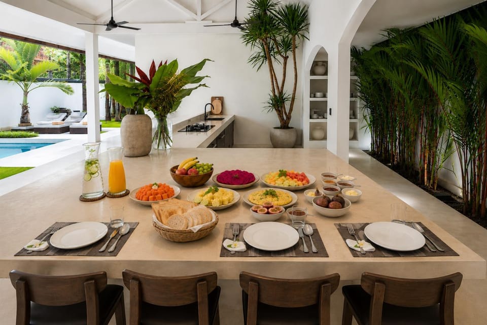 Dining area, Breakfast, Continental breakfast
