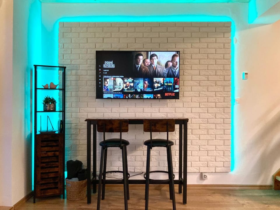 TV and multimedia, Dining area